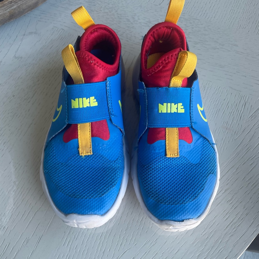 Nike flex 2 boys sneakers